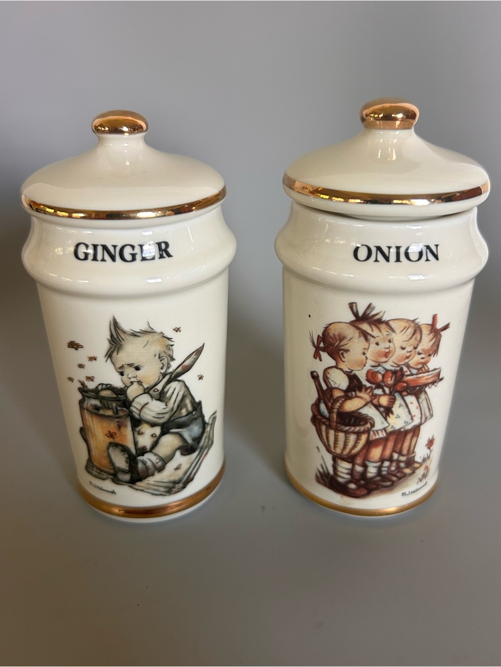 Vintage‎ 1987 Hummel Spice Jars Onion Ginger Ceramic Japan Cottagecore Country
